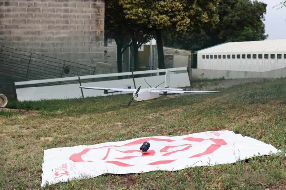 Semen Cardona realiza un vuelo pionero en España: transporte de mercancías con dron no tripulado